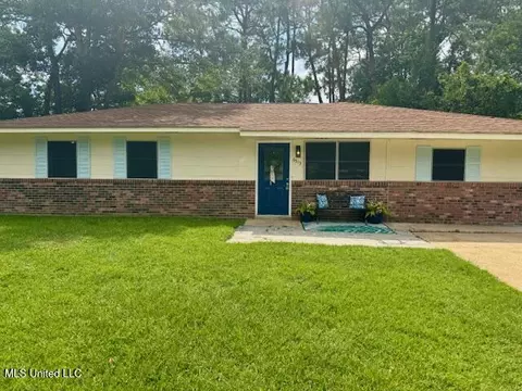 6513 Lancaster Blvd, Ocean Springs, MS 39564