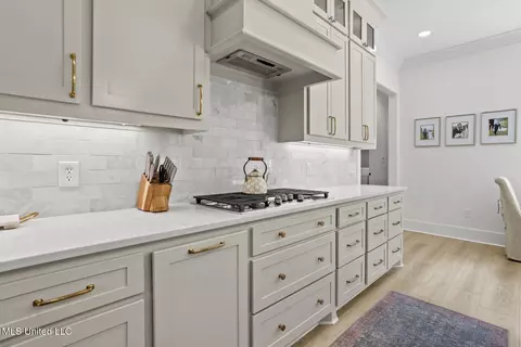 Kitchen - 312 Helen Cv, Madison, MS 39110 photo 7 of 8