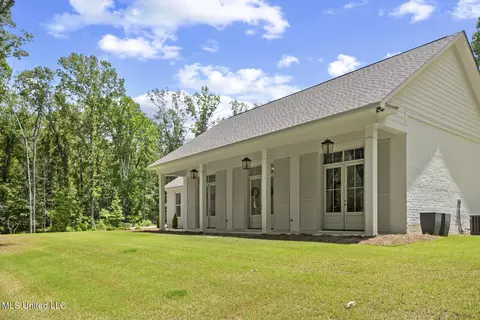 Exterior - 312 Helen Cv, Madison, MS 39110 photo 2 of 8