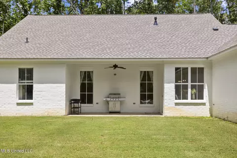 Exterior - 312 Helen Cv, Madison, MS 39110 photo 6 of 8