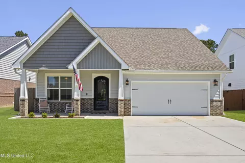209 Madison Place Drive Dr, Ocean Springs, MS 39564