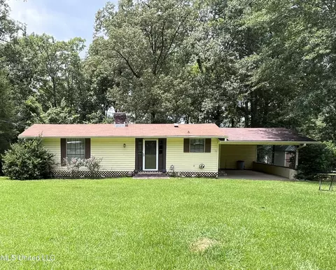 101 Camellia Cir, Florence, MS 39073