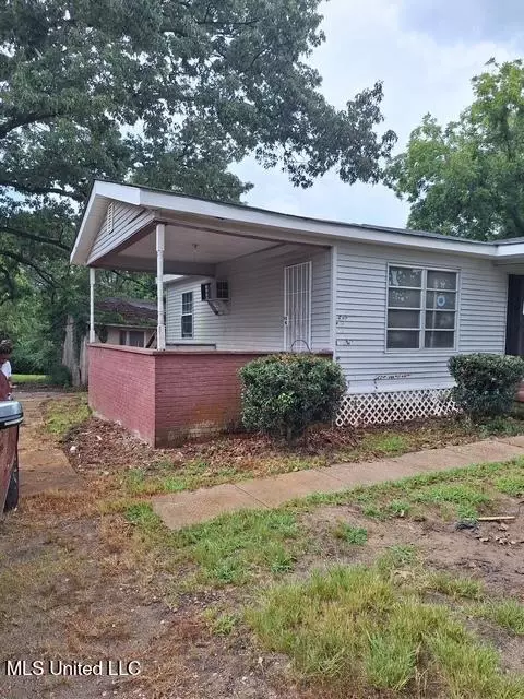 165 Plummer Cir, Jackson, MS 39212