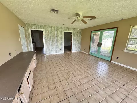 Living - 201 Saint Augustine Dr, Long Beach, MS 39560 photo 6 of 6