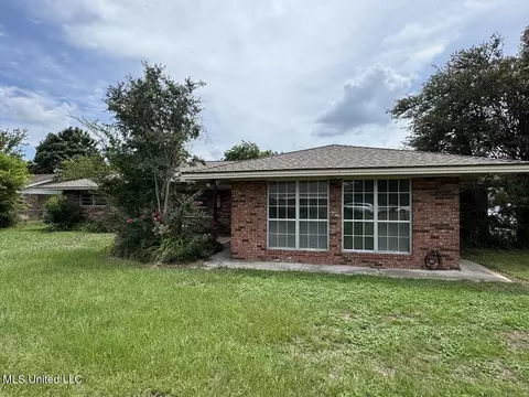 Exterior - 201 Saint Augustine Dr, Long Beach, MS 39560 photo 5 of 7