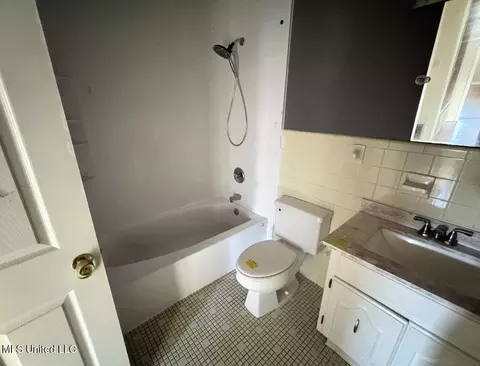 Bath - 201 Saint Augustine Dr, Long Beach, MS 39560 photo 2 of 2
