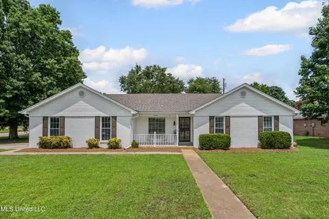 7060 Maplewood Rd, Olive Branch, MS 38654