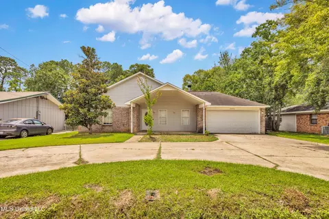 3201 Beachview Dr, Ocean Springs, MS 39564