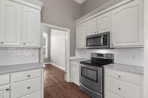 Kitchen - 470 Caroline Blvd, Madison, MS 39110 photo 2 of 2