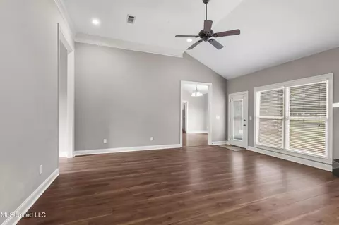 Living - 470 Caroline Blvd, Madison, MS 39110 photo 2 of 3