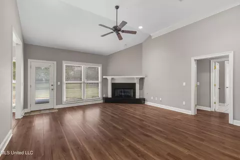 Living - 470 Caroline Blvd, Madison, MS 39110 photo 1 of 3