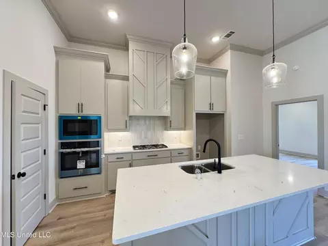 Kitchen - 915 Brunswick Ct, Flowood, MS 39232 photo 1 of 2