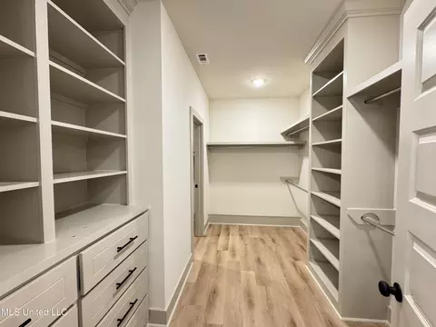 Other - 915 Brunswick Ct, Flowood, MS 39232 photo 5 of 8