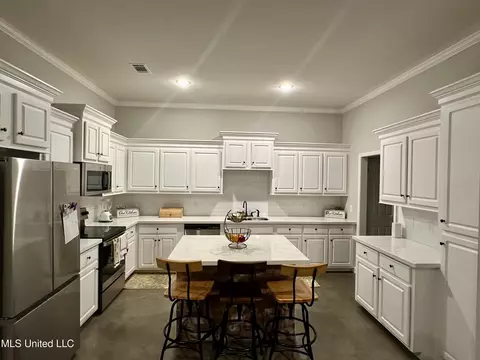 213 Longfellow Cv, Byram, MS 39272 photo 3
