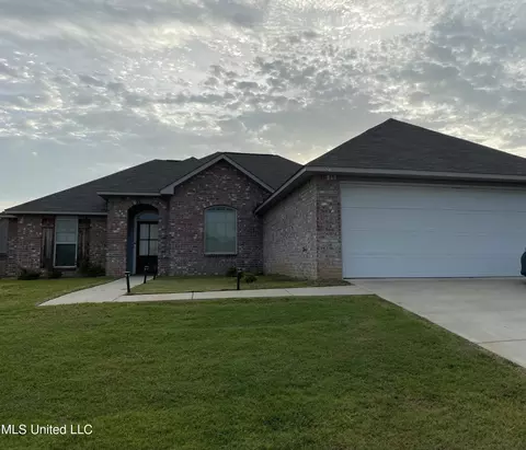 213 Longfellow Cv, Byram, MS 39272