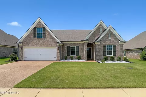 255 Magnolia Gardens Dr, Hernando, MS 38632