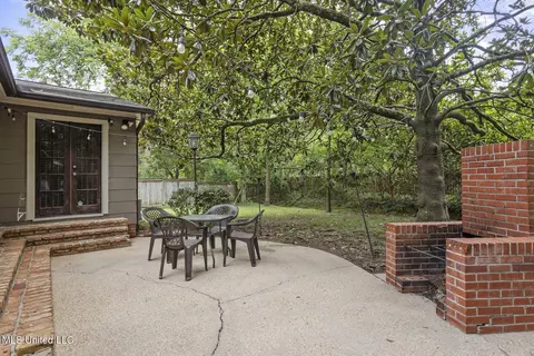 Exterior - 1341 E Northside Dr, Jackson, MS 39211 photo 4 of 6