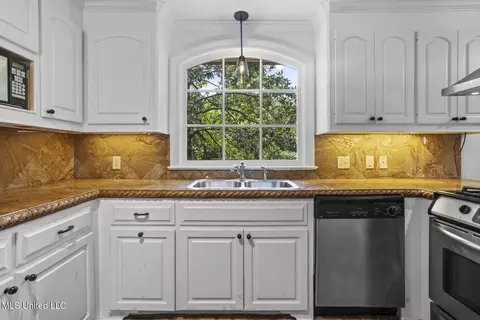 Kitchen - 1341 E Northside Dr, Jackson, MS 39211 photo 2 of 5