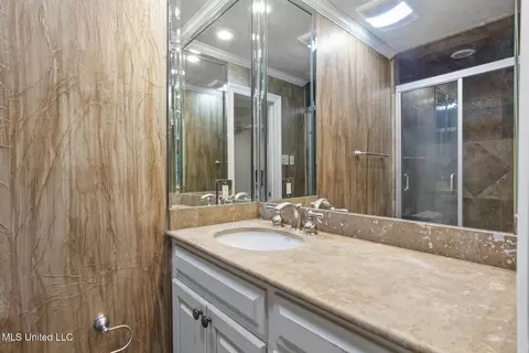 Bath - 1341 E Northside Dr, Jackson, MS 39211 photo 1 of 4