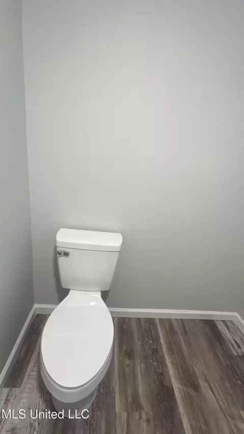 Bath - 4108 Wembley Ave, Moss Point, MS 39563 photo 5 of 5