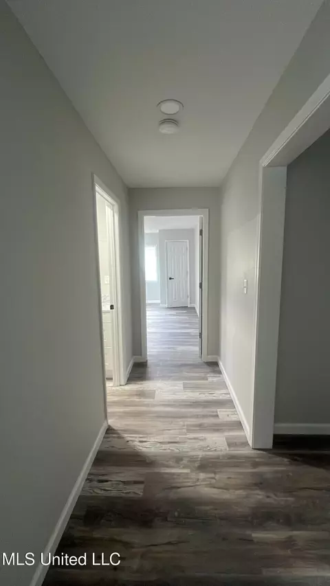 Entry Way - 4108 Wembley Ave, Moss Point, MS 39563 photo 1 of 1