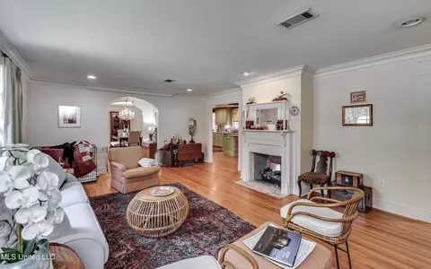 Living - 3678 Cavalier Dr, Jackson, MS 39216 photo 7 of 8