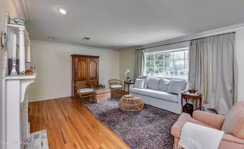 Living - 3678 Cavalier Dr, Jackson, MS 39216 photo 5 of 8