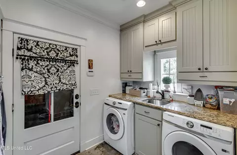 Other - 3678 Cavalier Dr, Jackson, MS 39216 photo 2 of 8