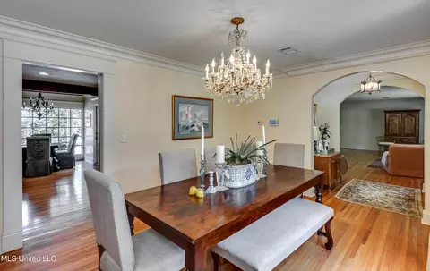 Dining - 3678 Cavalier Dr, Jackson, MS 39216 photo 4 of 7