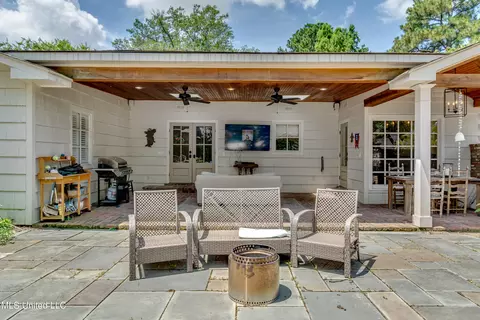 Exterior - 3678 Cavalier Dr, Jackson, MS 39216 photo 11 of 13