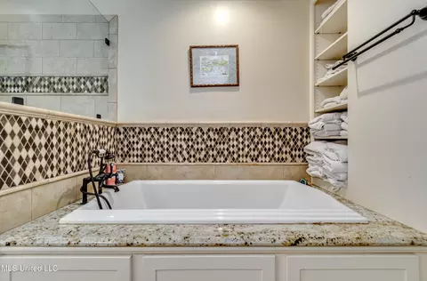 Bath - 3678 Cavalier Dr, Jackson, MS 39216 photo 5 of 9