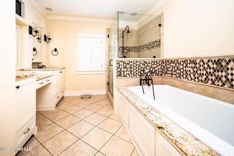 Bath - 3678 Cavalier Dr, Jackson, MS 39216 photo 3 of 9