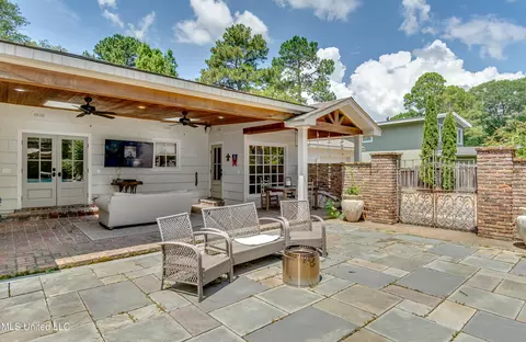 Exterior - 3678 Cavalier Dr, Jackson, MS 39216 photo 10 of 13