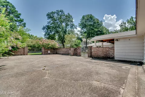 Exterior - 3678 Cavalier Dr, Jackson, MS 39216 photo 6 of 13