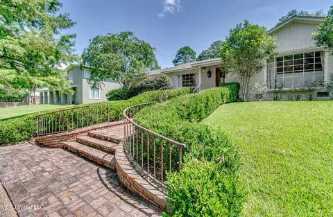 Exterior - 3678 Cavalier Dr, Jackson, MS 39216 photo 4 of 13