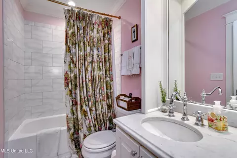 Bath - 3678 Cavalier Dr, Jackson, MS 39216 photo 9 of 9
