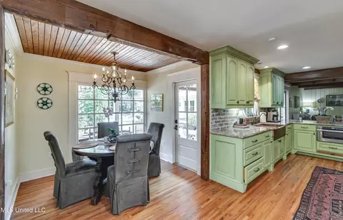 Dining - 3678 Cavalier Dr, Jackson, MS 39216 photo 5 of 7