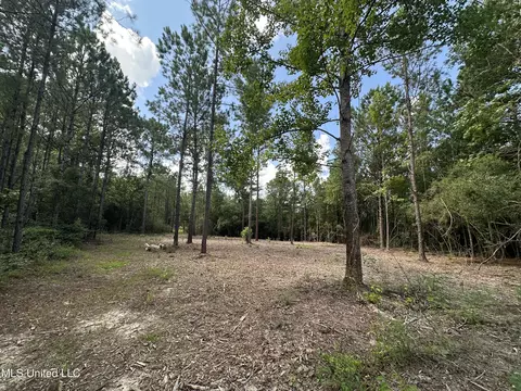 17129 Hillcrest Dr, Vancleave, MS 39565