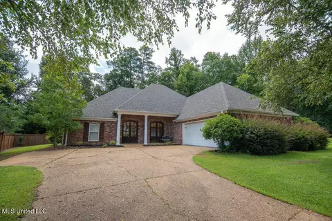 303 Beacon Hl, Brandon, MS 39042