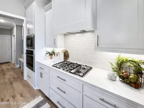 Kitchen - 913 Brunswick Ct, Flowood, MS 39232 photo 2 of 5