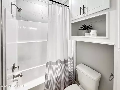 Bath - 913 Brunswick Ct, Flowood, MS 39232 photo 3 of 5