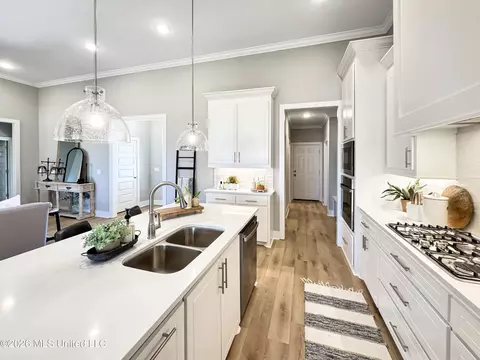 Kitchen - 913 Brunswick Ct, Flowood, MS 39232 photo 5 of 5