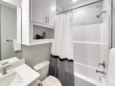 Bath - 913 Brunswick Ct, Flowood, MS 39232 photo 5 of 5