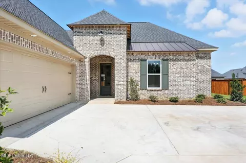 Exterior - 913 Brunswick Ct, Flowood, MS 39232 photo 2 of 7