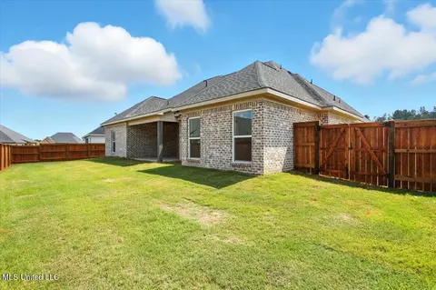 Exterior - 913 Brunswick Ct, Flowood, MS 39232 photo 3 of 7