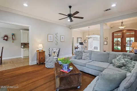 318 Towne St, Brandon, MS 39042 photo 7