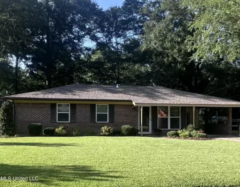 114 Cavalier Dr, Kosciusko, MS 39090
