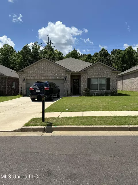 8781 Mary Francis Dr, Southaven, MS 38671
