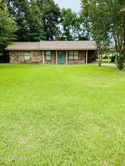 281 E Mcpherson Dr, Monticello, MS 39654