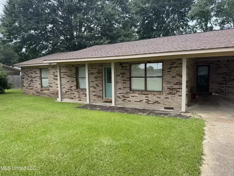 281 E Mcpherson Dr, Monticello, MS 39654 photo 2